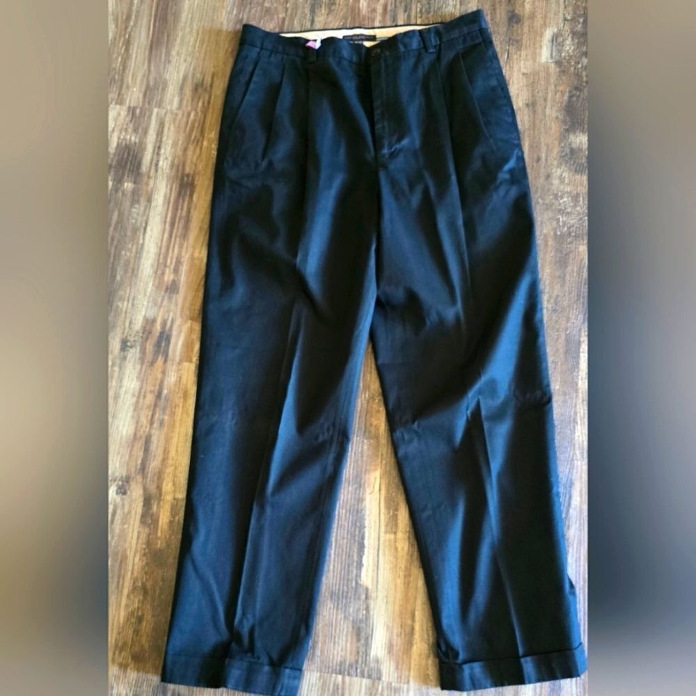Banana Republic 34WX32L Black  Dress Pants with Tailored Fit and Smooth Finish